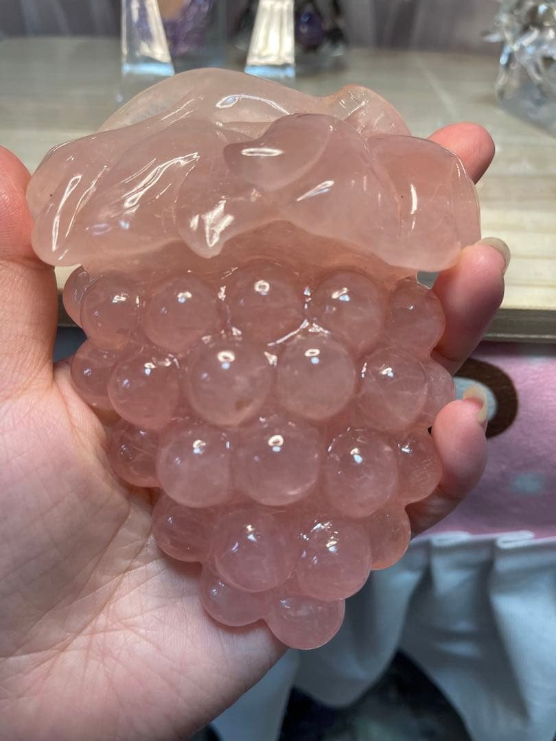 大きい　綺麗　高品質^_^ 天然石　水晶　ローズクォーツ　ぶどう手彫り置物原石