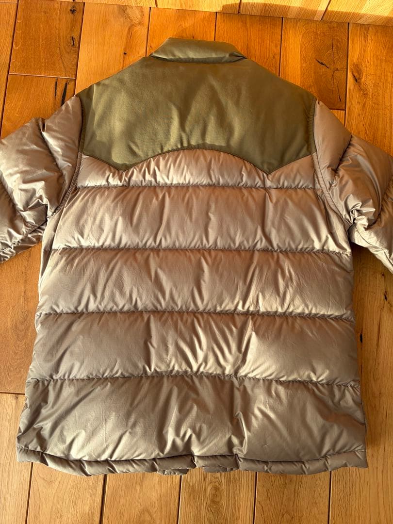 パタゴニア ウィメンズ ビビーダウンジャケット 花柄 Mサイズ