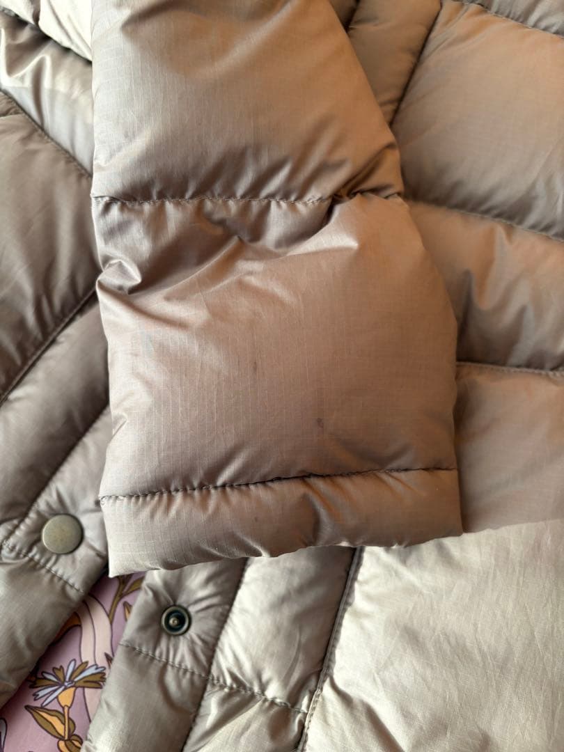 パタゴニア ウィメンズ ビビーダウンジャケット 花柄 Mサイズ