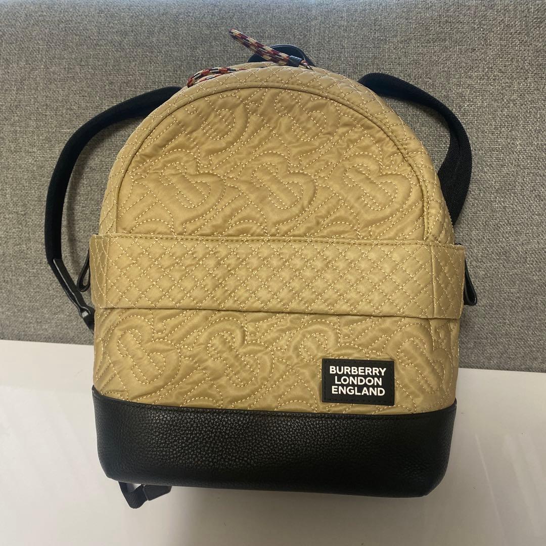 BURBERRY キルティングリュック ベージュ　子供