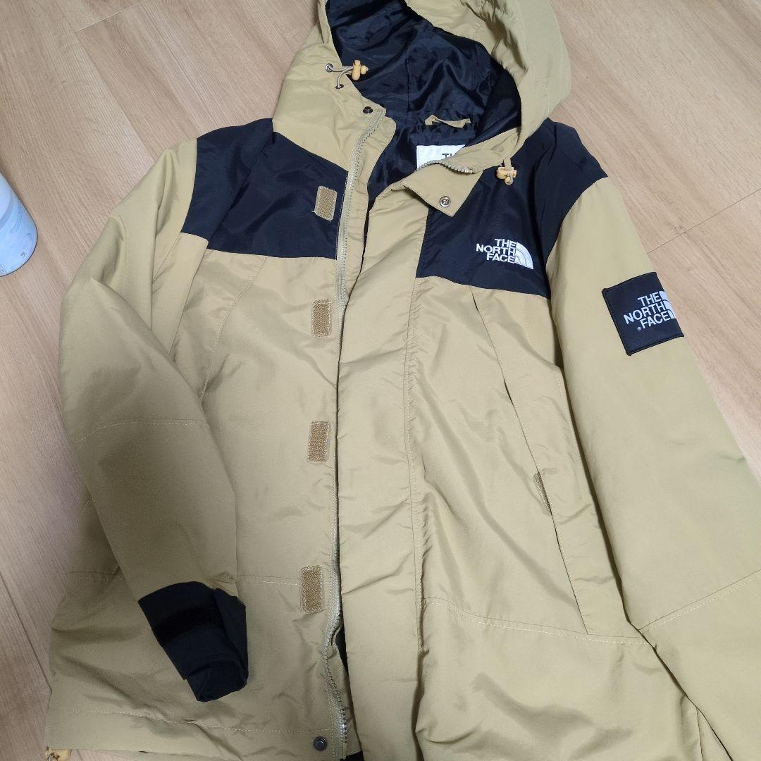 THE NORTH FACE マウンテンパーカー ベージュ・黒