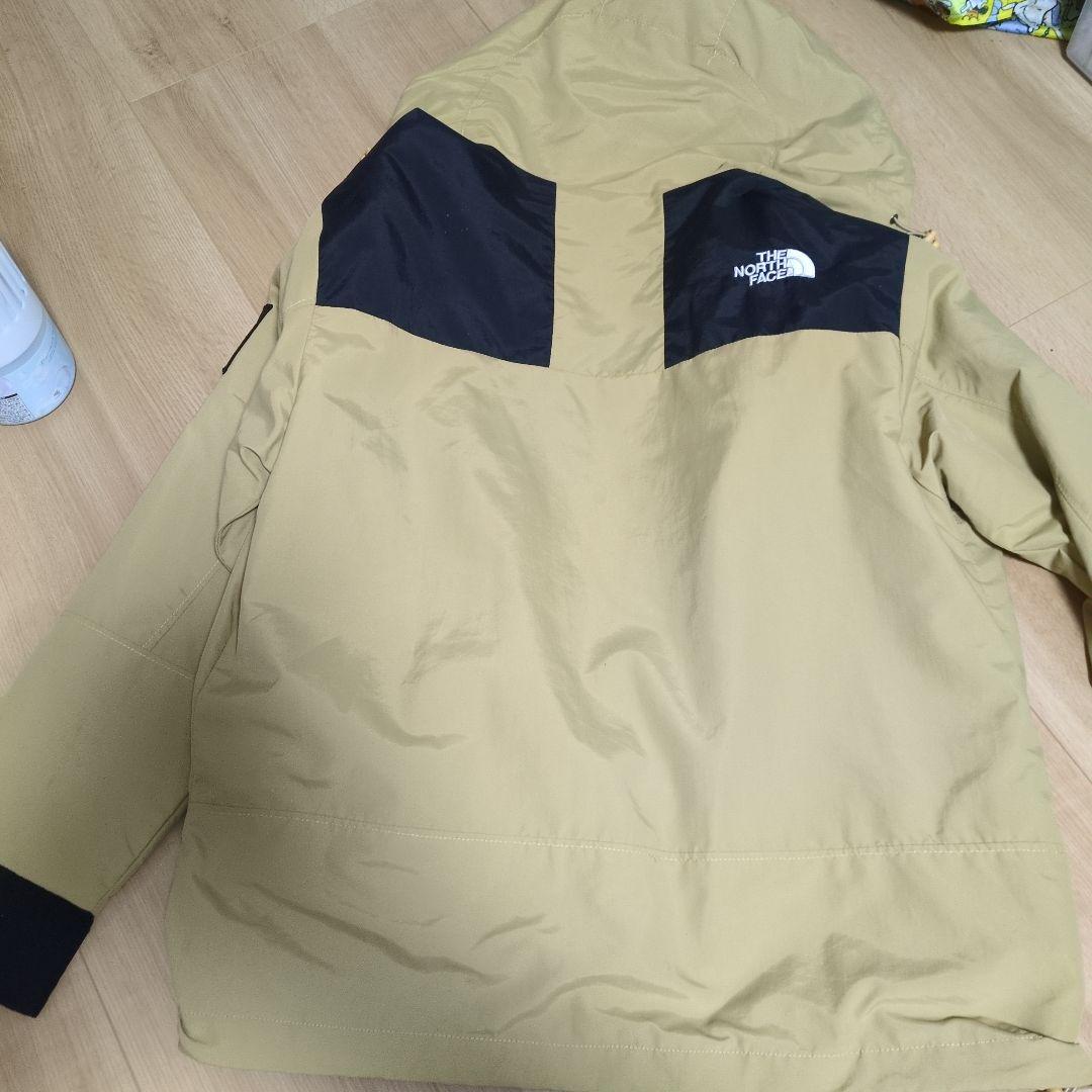 THE NORTH FACE マウンテンパーカー ベージュ・黒