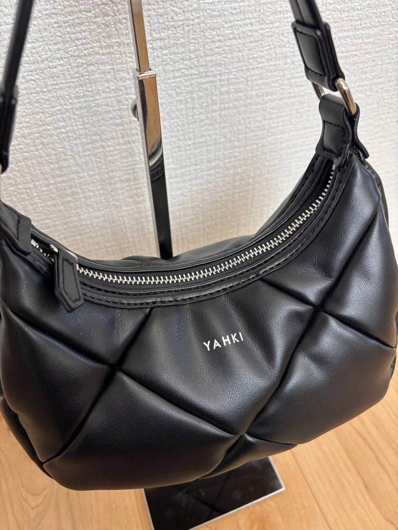 ネコ様✨YAHKI キルティング ワンショルダー バック ハンドバッグ