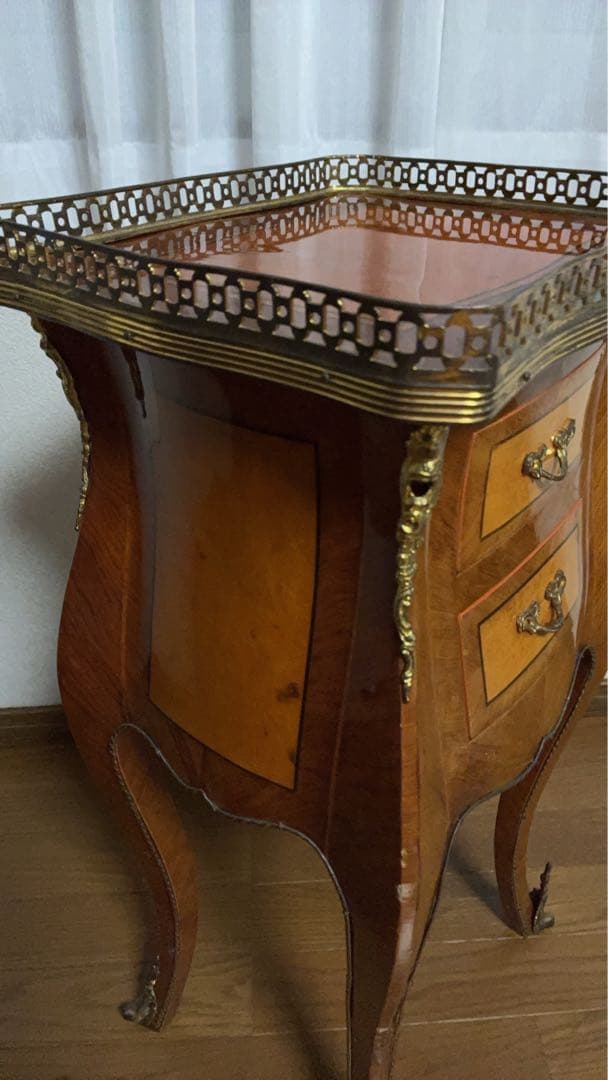 西洋アンティーク　木製サイドテーブル