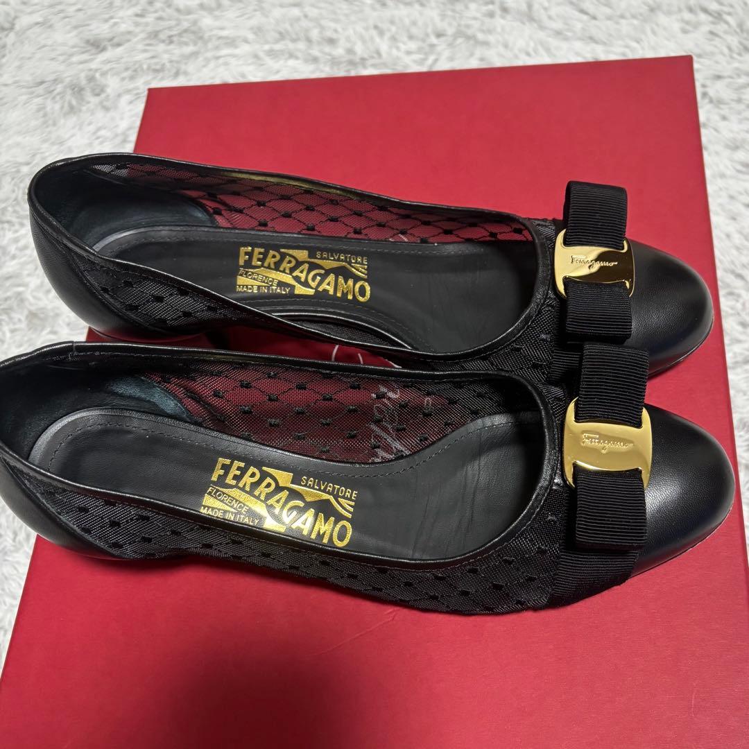 【美品】Salvatore Ferragamo Vara パンプス レース