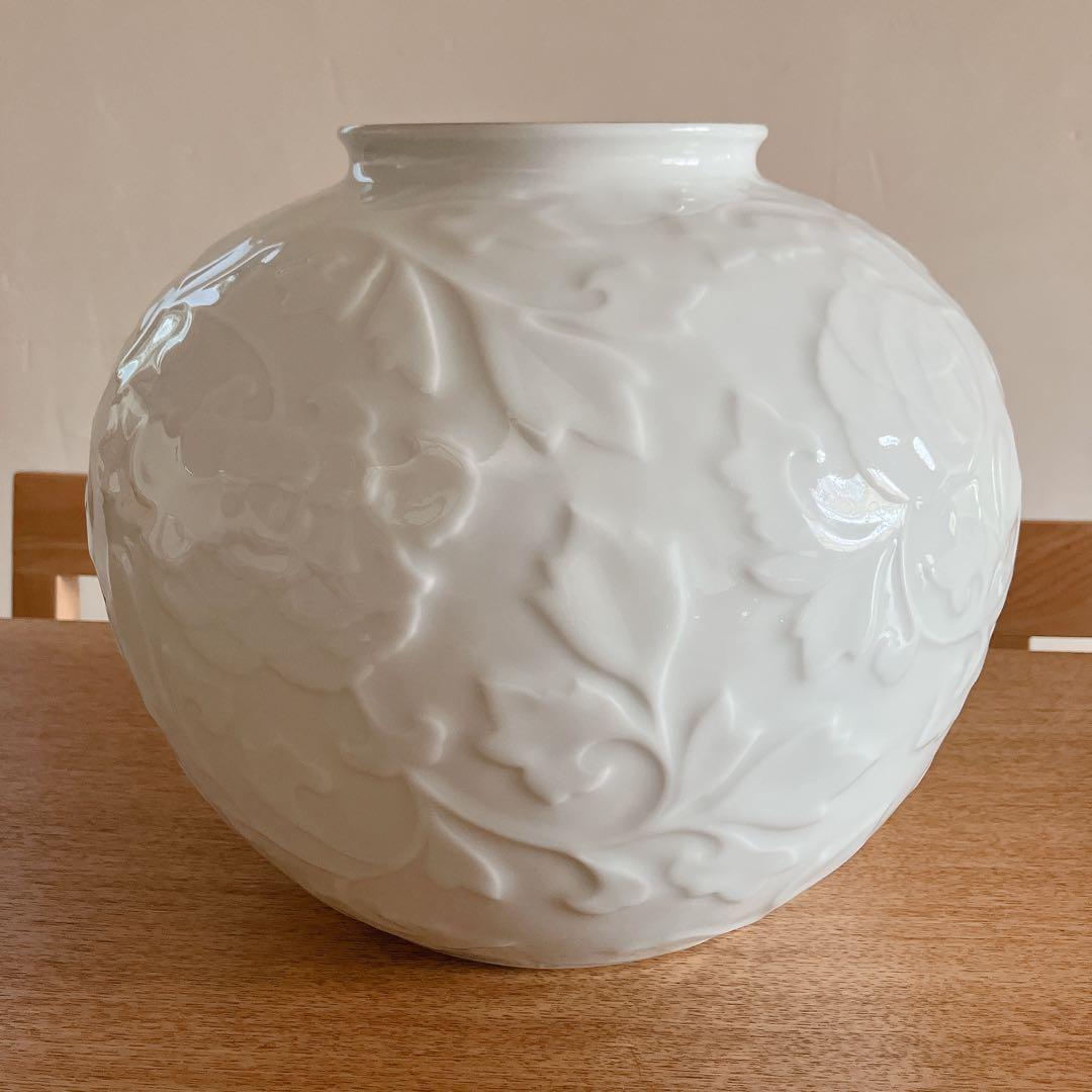 深川製磁　百年庵　白磁　壺　花瓶　花器　レリーフ　牡丹