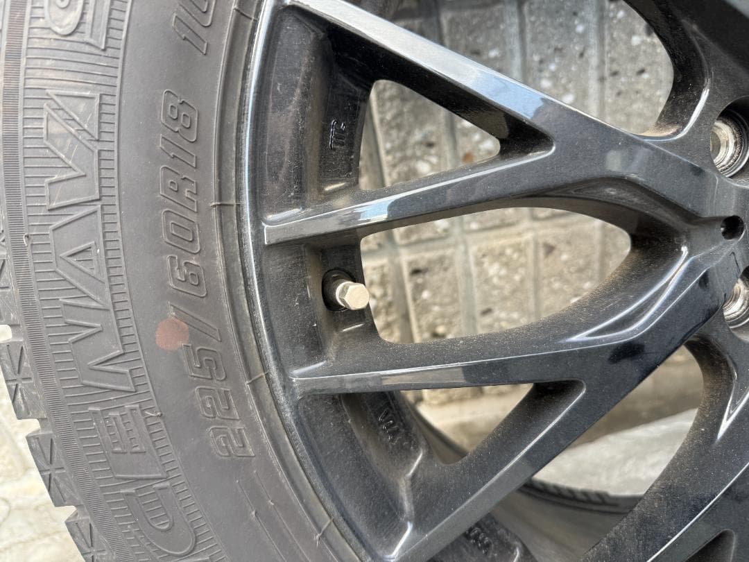 ダウンロップ　スタッドレスタイヤ 18インチ 225/60R18　タイヤ