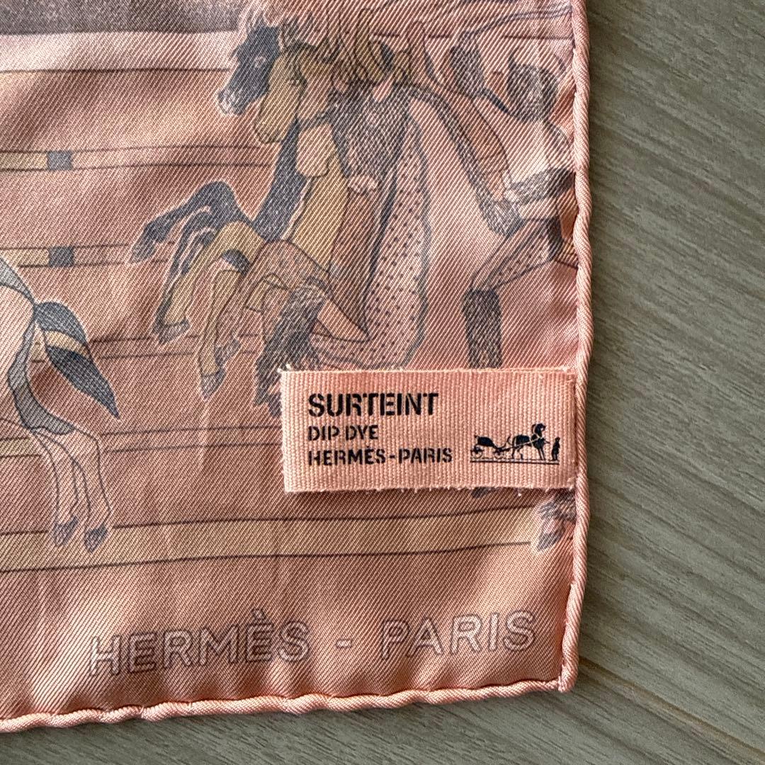 HERMÈS 馬デザイン シルクスカーフ
