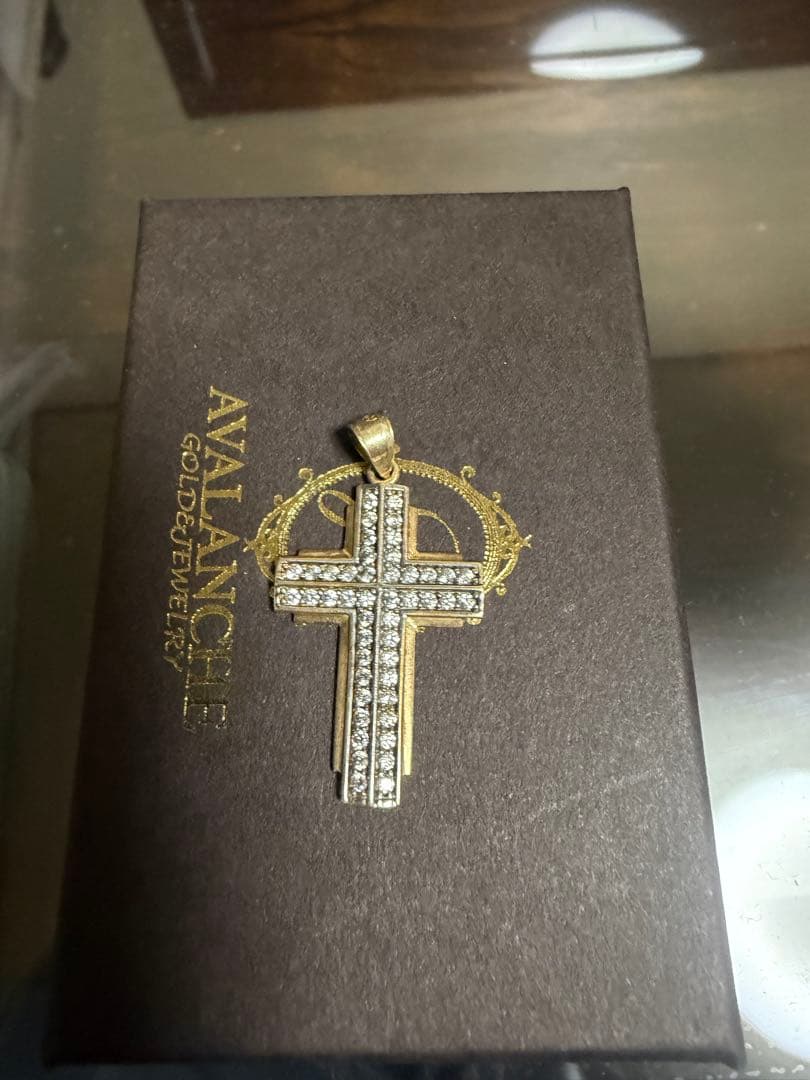 AVALANCHE 10K ゴールド 十字架ペンダント