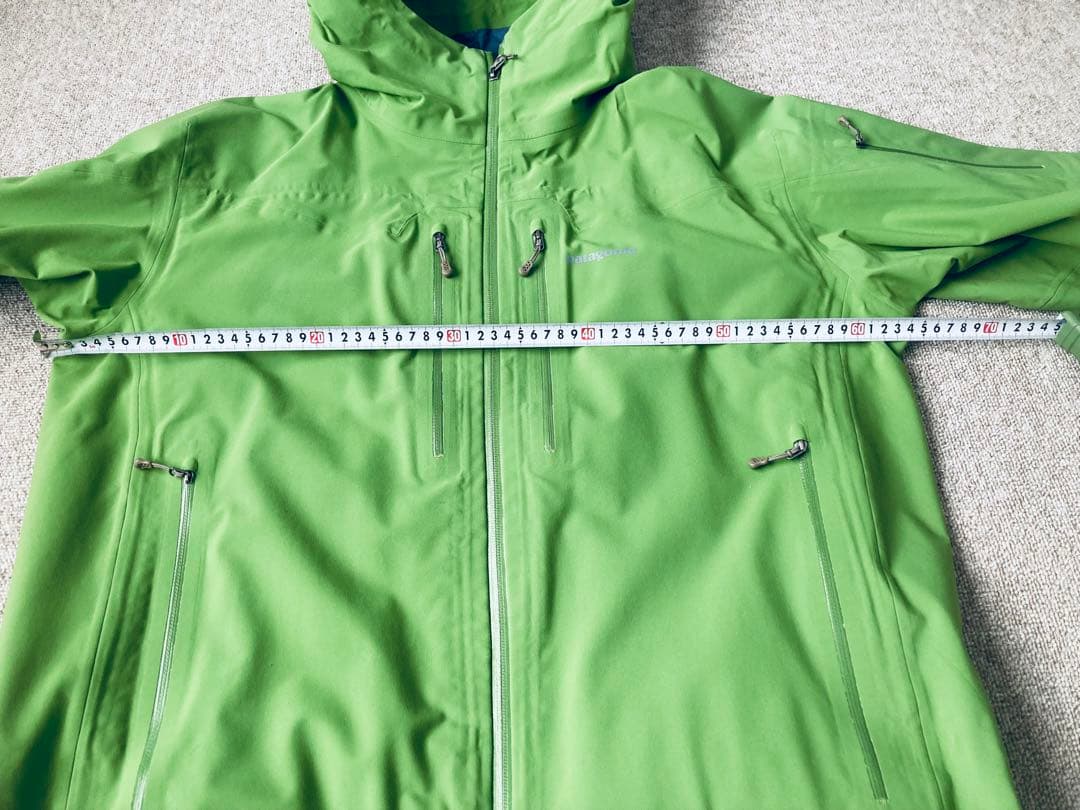 patagonia フード付きジャケット グリーン