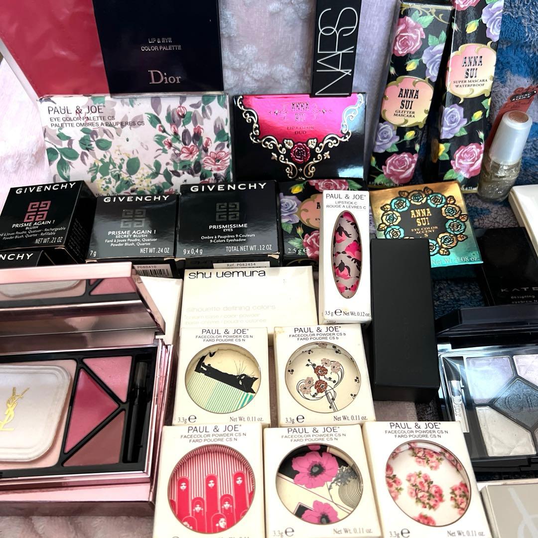 未使用デパコス大量❤︎25点以上コスメまとめ売り❤︎ジバンシィサンローランポルジョ等