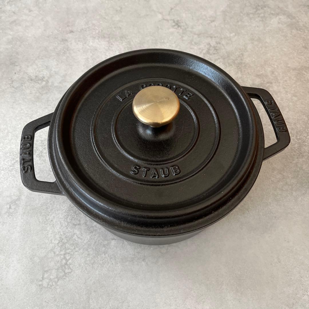 美品 STAUB LA COCOTTE 18㎝ ストウブ ピコココットラウンド