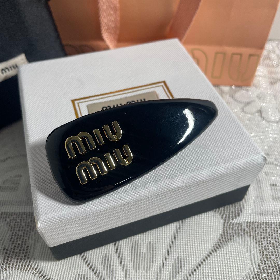 miumiu ヘアクリップ ヘアピン