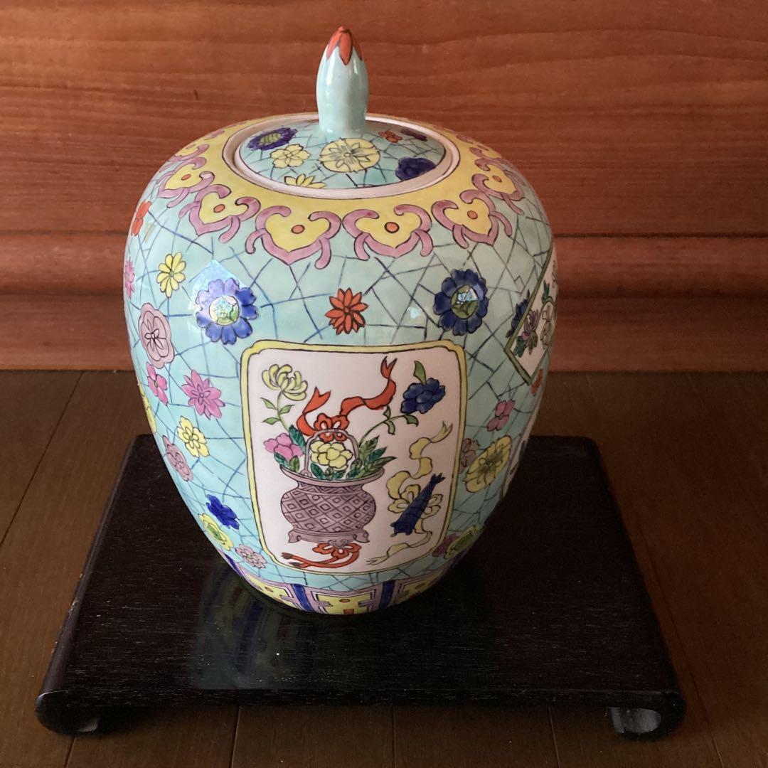 飾り壺　桃源郷柄