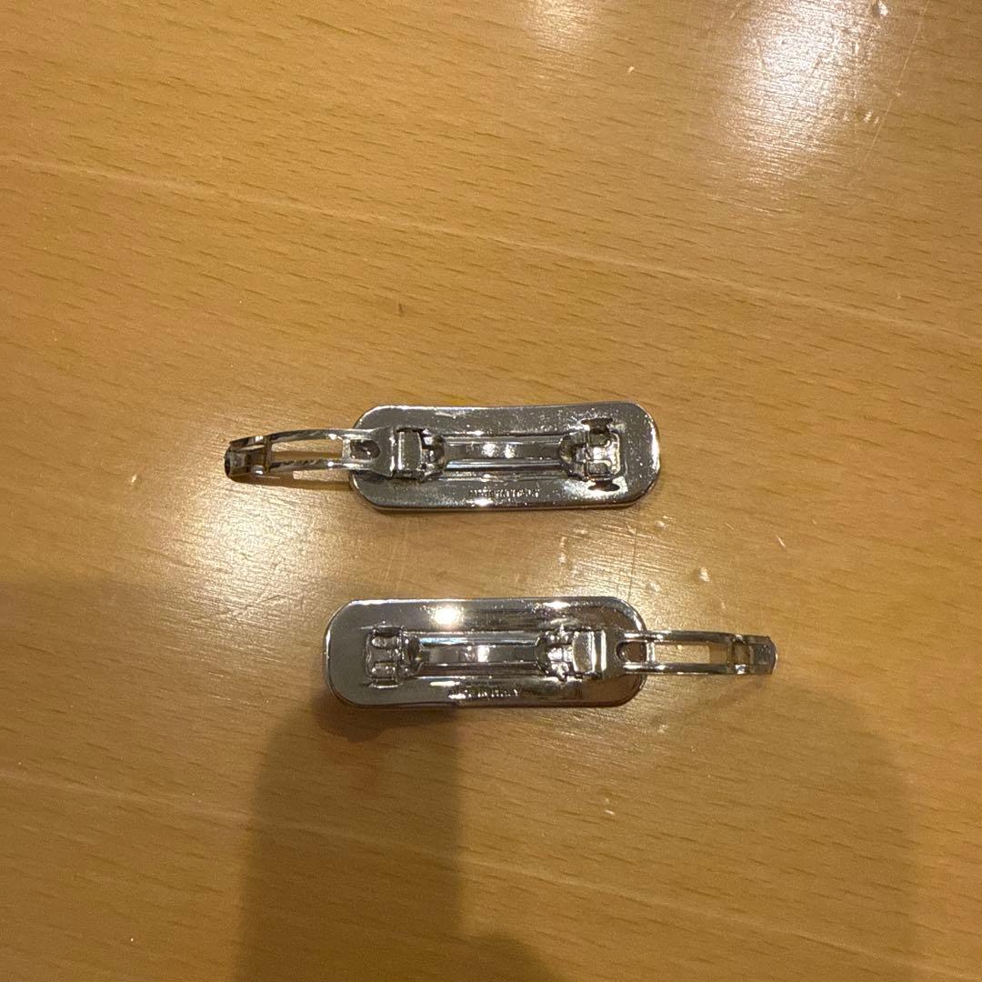 miu miu ストーン付きヘアピン 2個セット