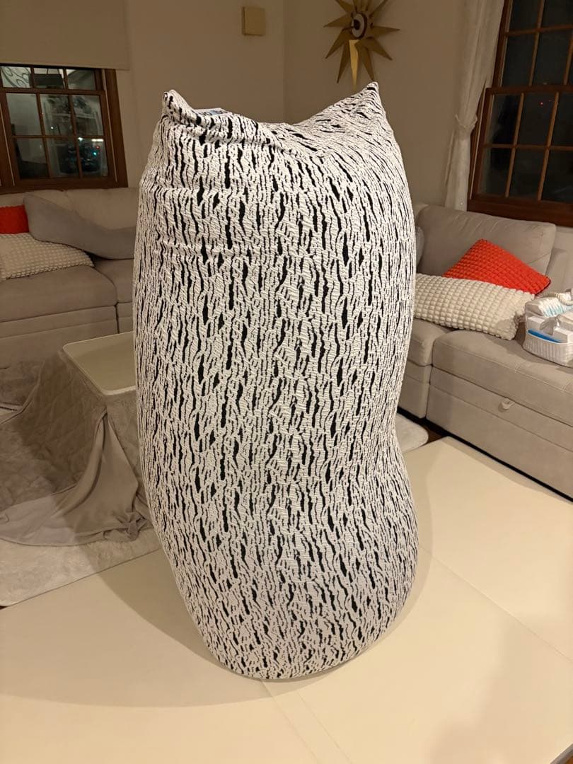 町田市受け渡し限定価格　yo-ibo ビーズクッション 白黒ストライプ