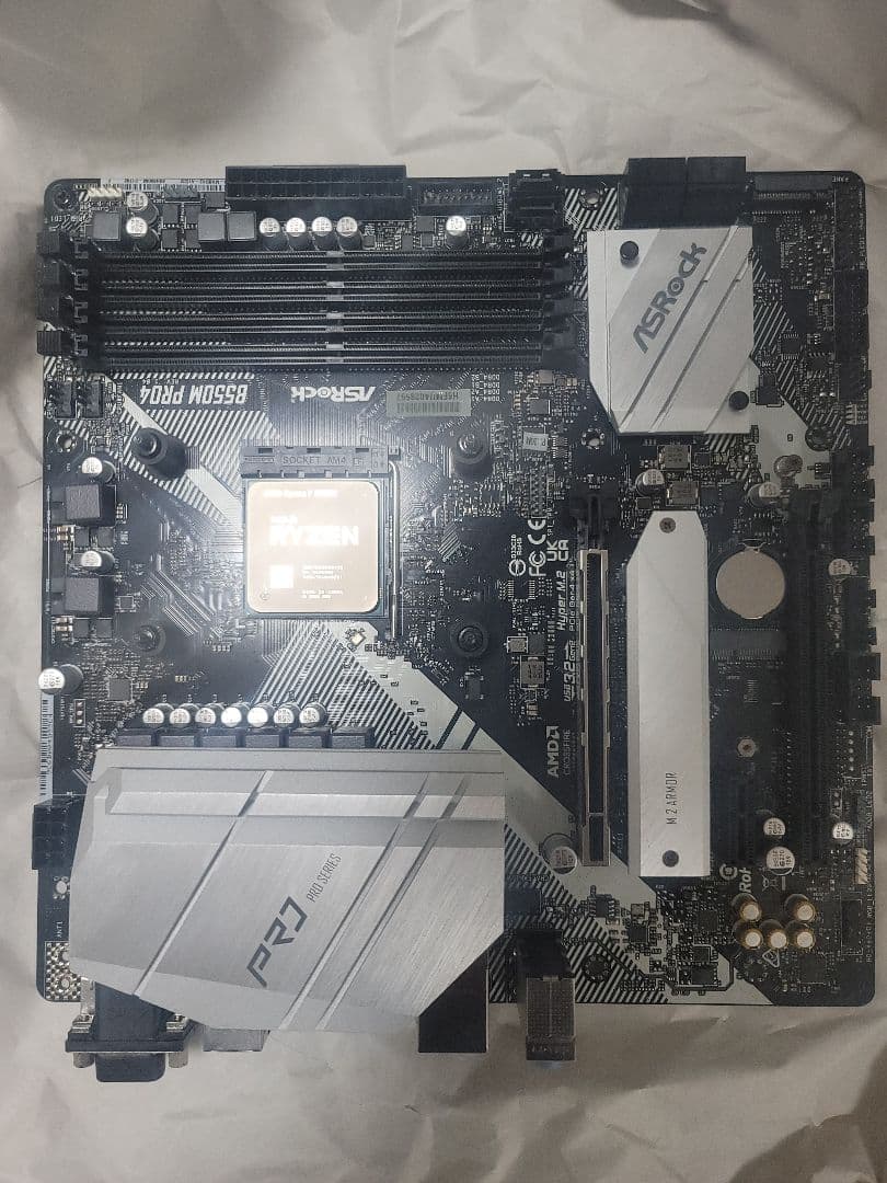 CPU AMD Ryzen 7 5700X + ASRock B550M PRO4