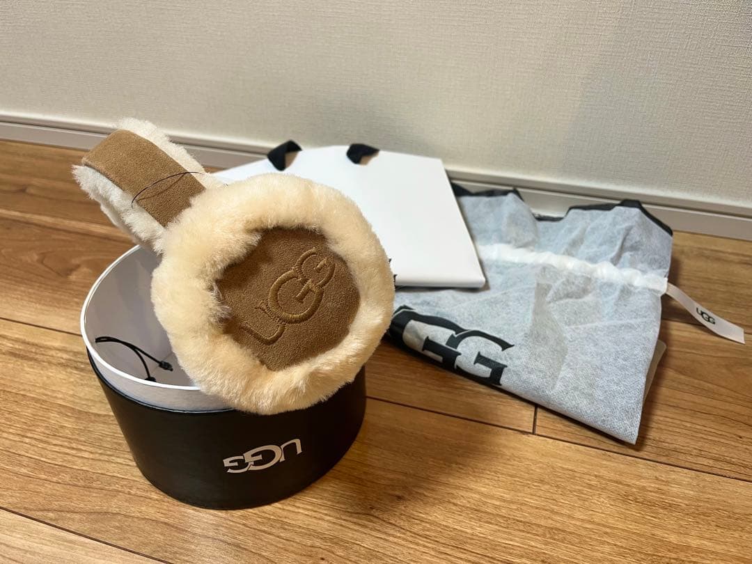 UGG イヤーマフchestnut新品未使用