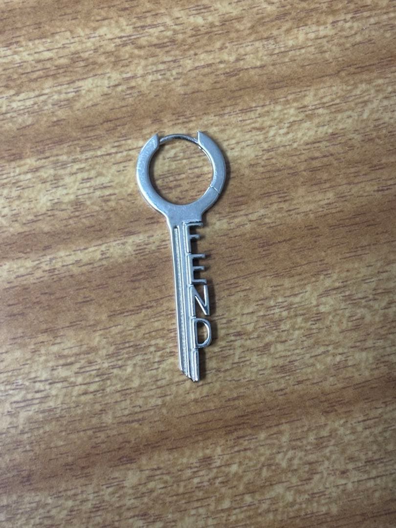 FENDI 鍵モチーフ 片耳ピアス 佐久間大介 稀少品　美品