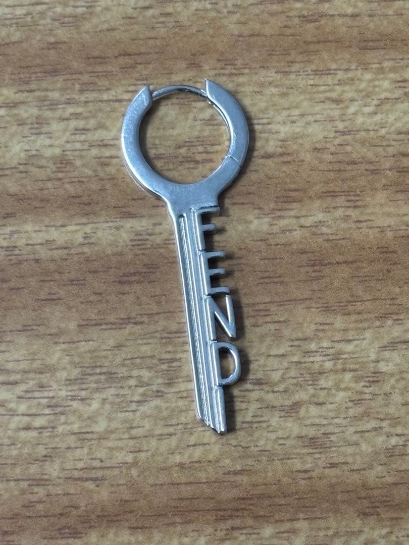 FENDI 鍵モチーフ 片耳ピアス 佐久間大介 稀少品　美品