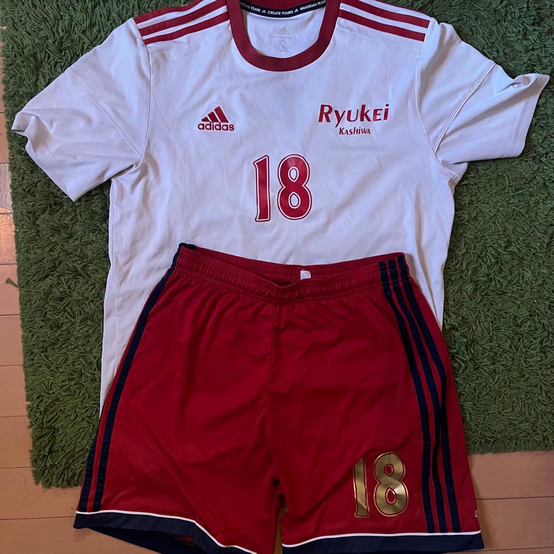 流経大柏サッカー部　練習着上下　(半袖半ズボン) ［激レア］