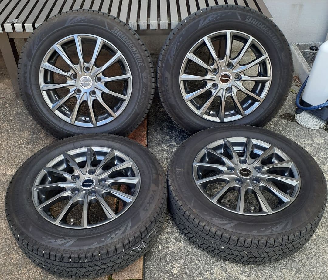 ブリヂストン 23年製 スタッドレスタイヤ 15インチ ホイールセット　フリード