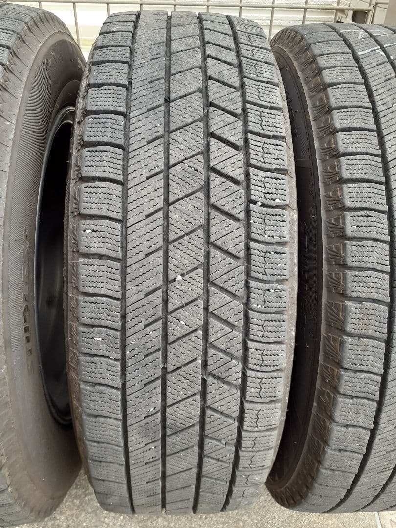 ブリヂストン 23年製 スタッドレスタイヤ 15インチ ホイールセット　フリード