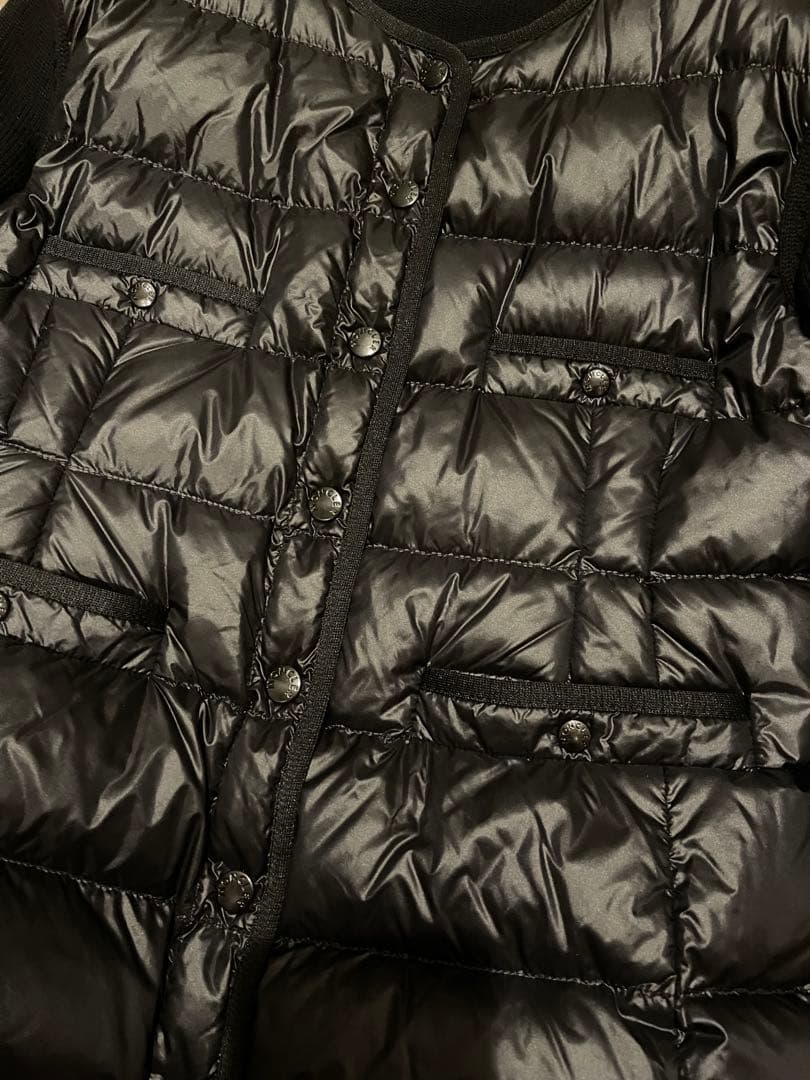 MONCLER スナップ ノーカラー ダウンカーディガン