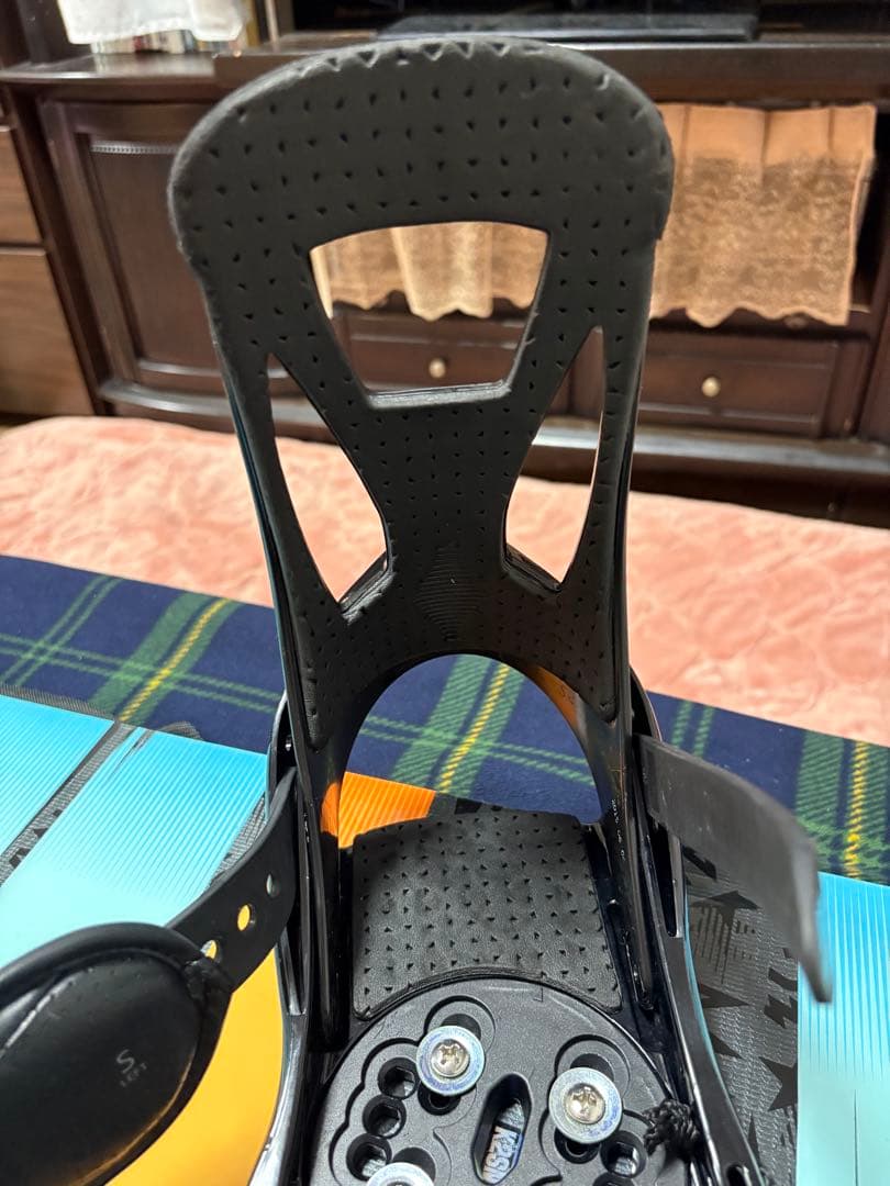 M*5様 【直接受け取り】スノーボード 板 ビンディング ブーツ K2 BURT