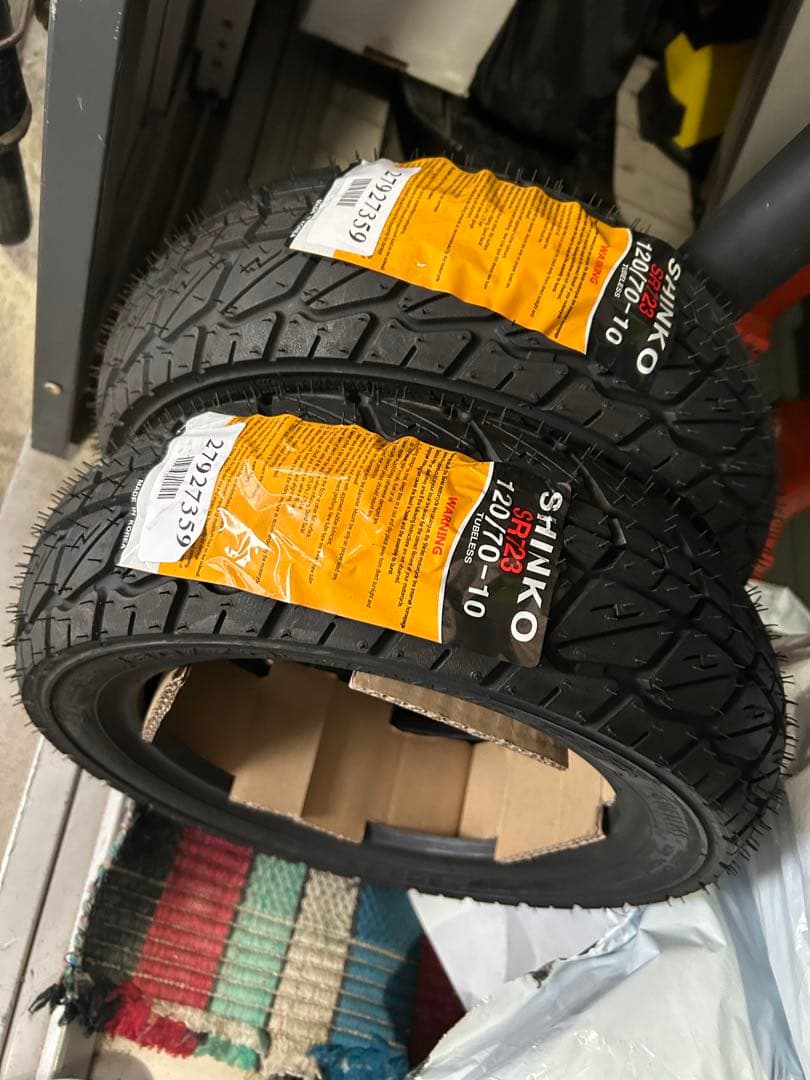 SHINKOシンコーSR723 120/70-10 54P バイク タイヤ　2本