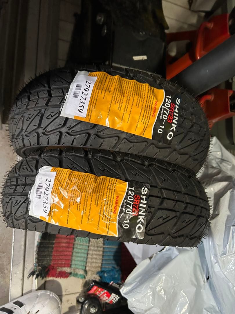 SHINKOシンコーSR723 120/70-10 54P バイク タイヤ　2本