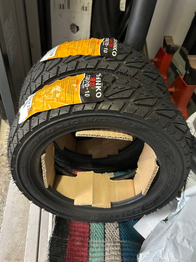 SHINKOシンコーSR723 120/70-10 54P バイク タイヤ　2本