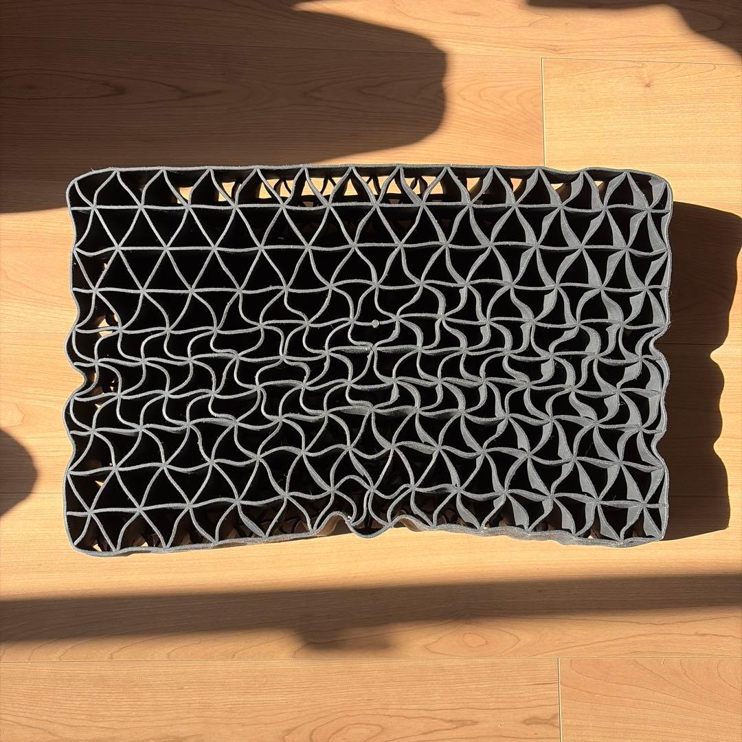 c*e様 ヒツジのいらない枕　至極　通気性メッシュ枕 グレー・ホワイト