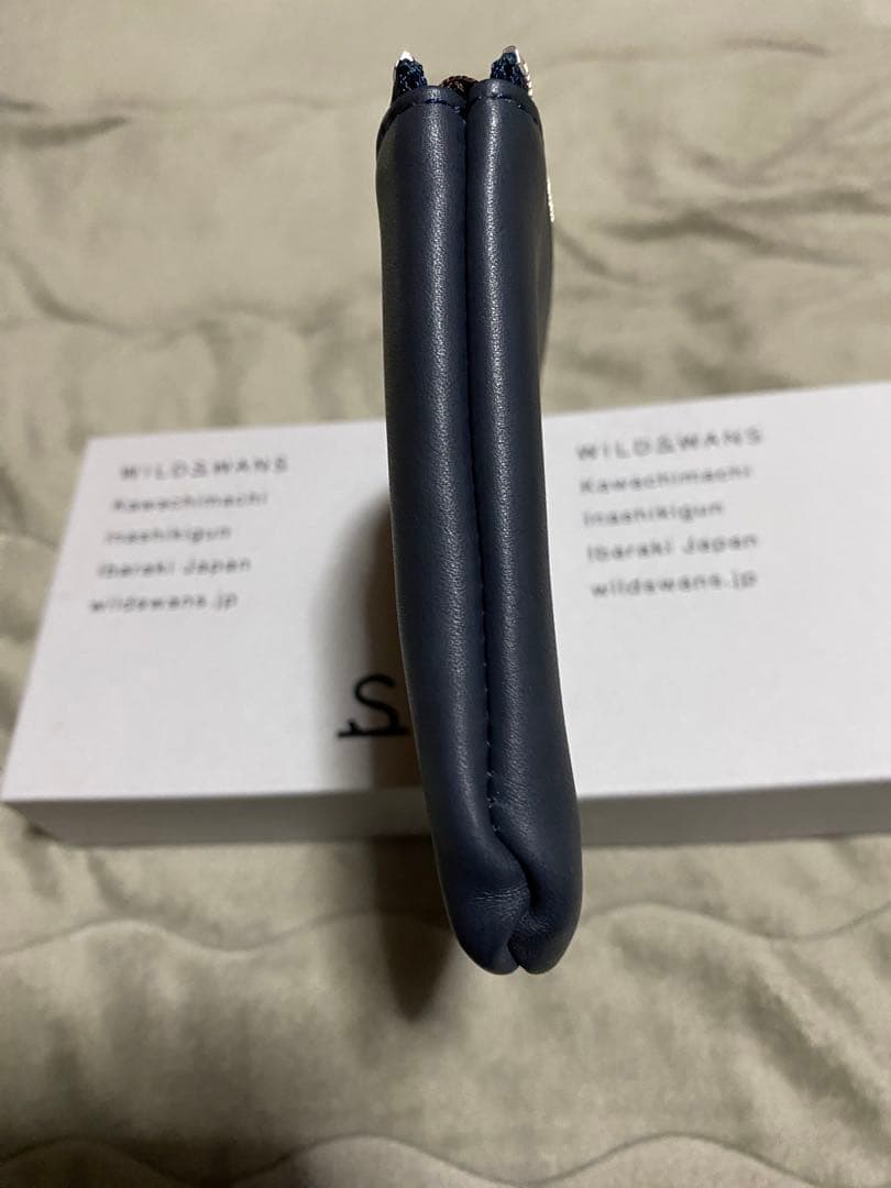 ワイルドスワンズ　フラットМ　モンパルナスカーフ　タング　カーサ