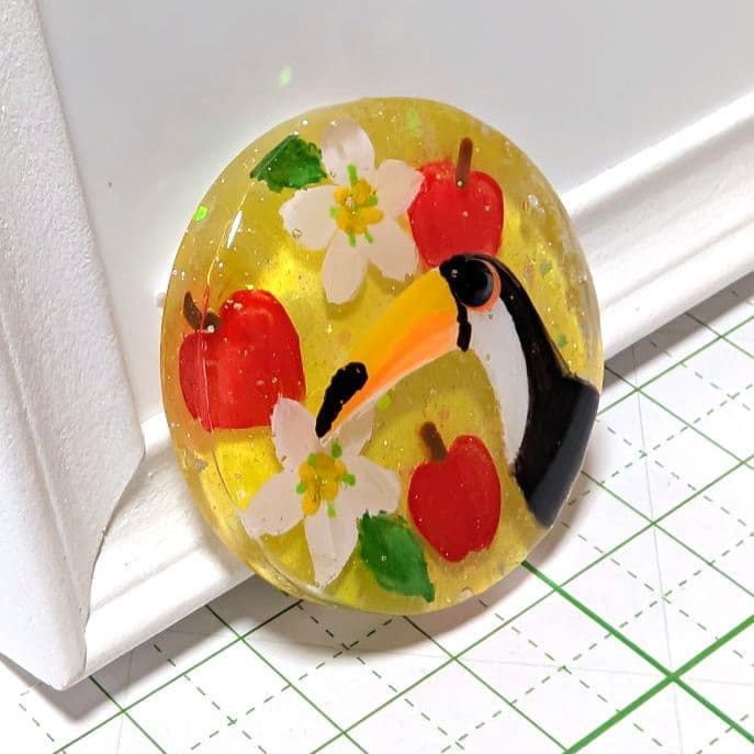 オニオオハシ　レジンヘアゴム　リンゴ