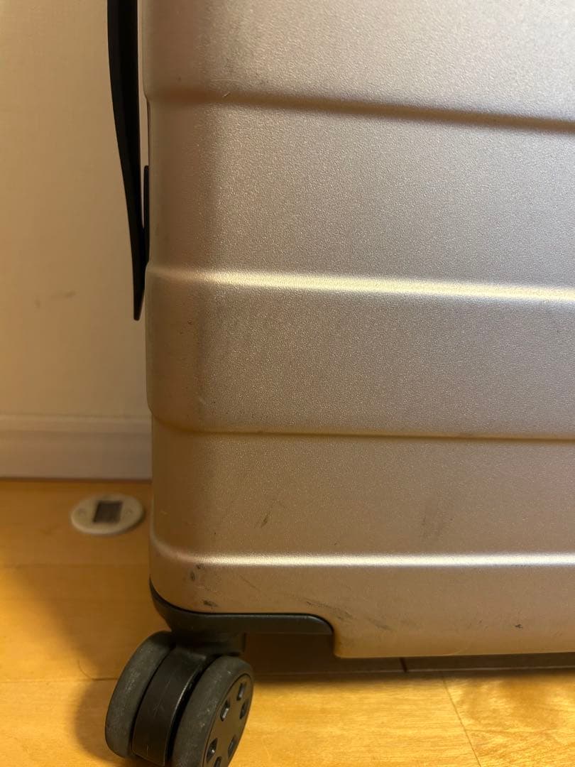 無印良品　バーを自由に調節できる　ハード キャリーケース（３６Ｌ）