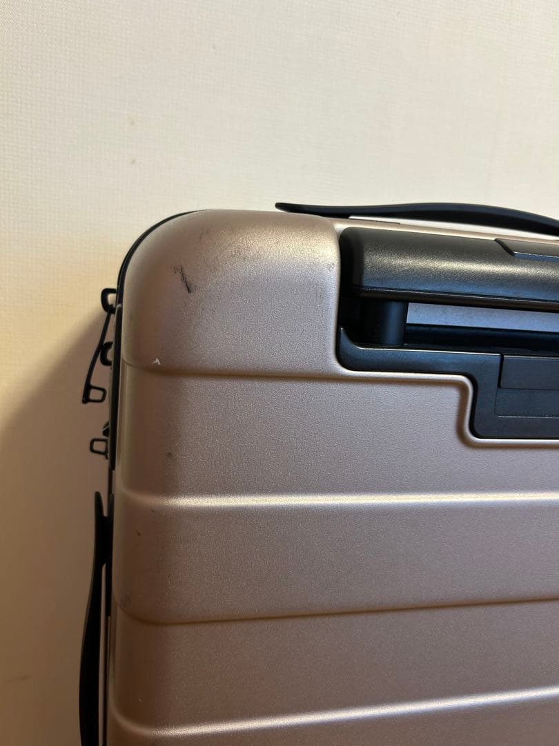 無印良品　バーを自由に調節できる　ハード キャリーケース（３６Ｌ）