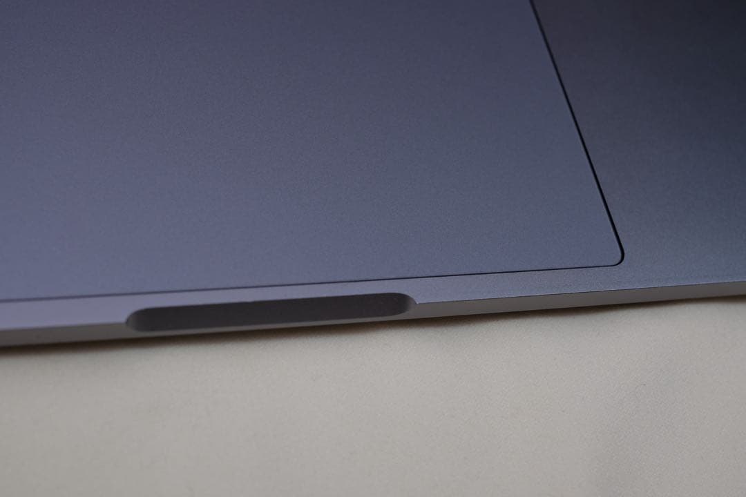 ［ジャンク］MacBookPro 2017 8G 256GB 充電器付き