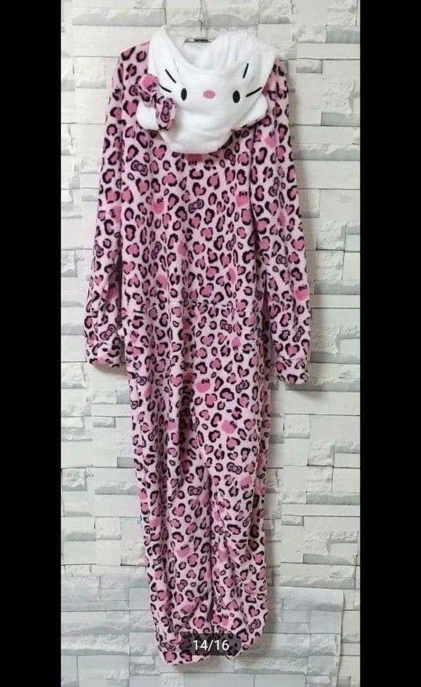 【新品】ドンキ限定★ハローキティ 着ぐるみ ルームウェア ピンクヒョウ柄 Ｍ