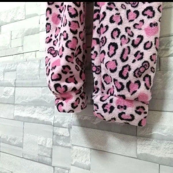 【新品】ドンキ限定★ハローキティ 着ぐるみ ルームウェア ピンクヒョウ柄 Ｍ