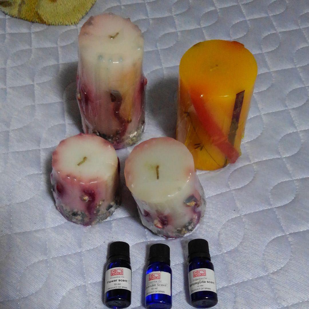 アロマキャンドル、エッセンシャルオイルのセットです。