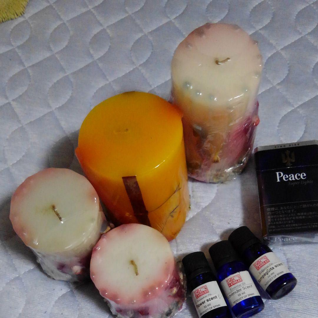 アロマキャンドル、エッセンシャルオイルのセットです。