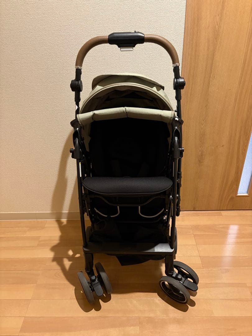 スモーキーグリーン ApricaラクーナクッションフリープラスAC 2024年