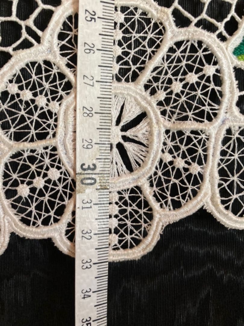 テーブルセンター　東欧雑貨　カロチャ刺繍　ハンガリー　ビンテージ　ドイリー