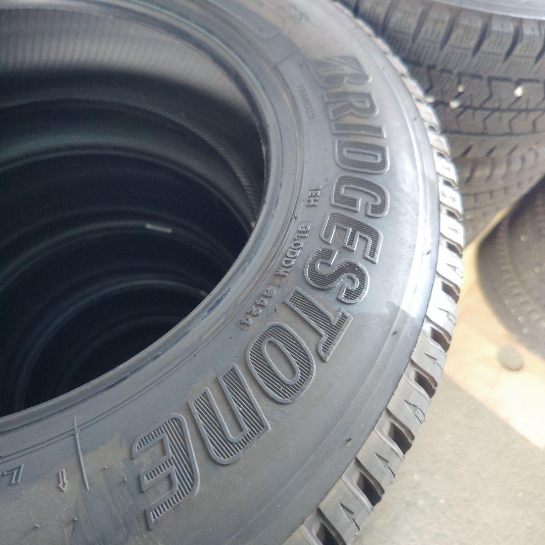 BRIDGESTONE BLIZZAK 205/70R16 2024年製