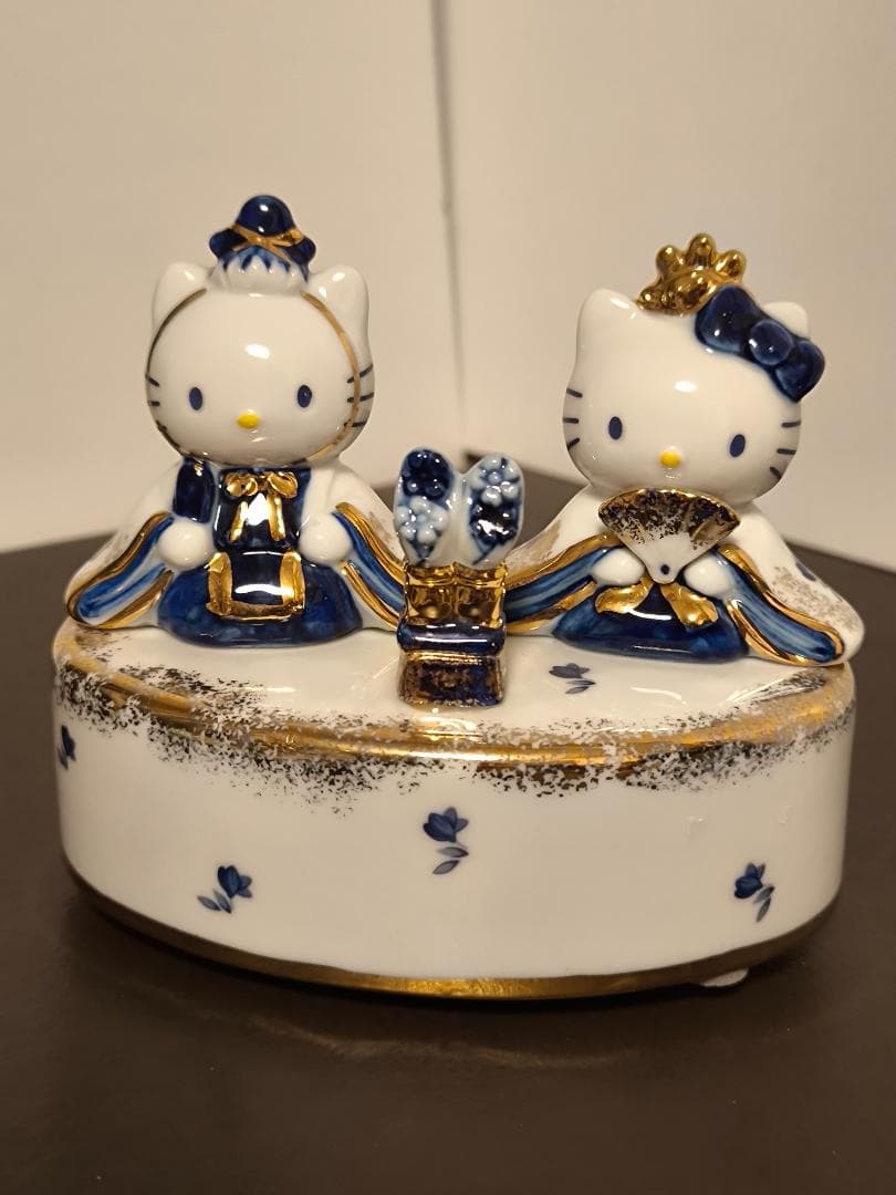 HELLOKITTY ハローキティ ダニエル　サンリオ　オルゴール　陶器 雛人形