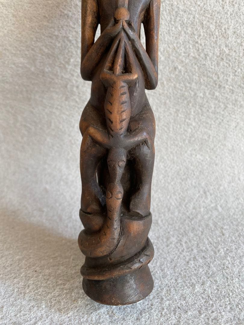【インドネシア・スマトラ】木彫り／プリミティブアート　置物