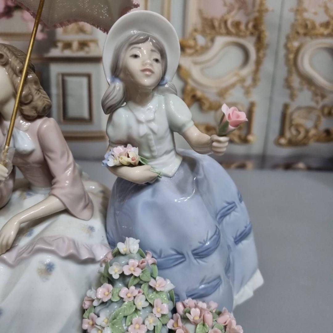 リヤドロの「花売りの姉妹」