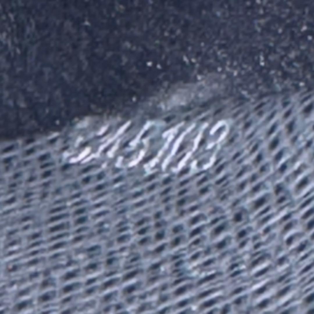 ルイヴィトン　タイガ　ジッピーウォレット　ヴェルティカル　長財布　M32837