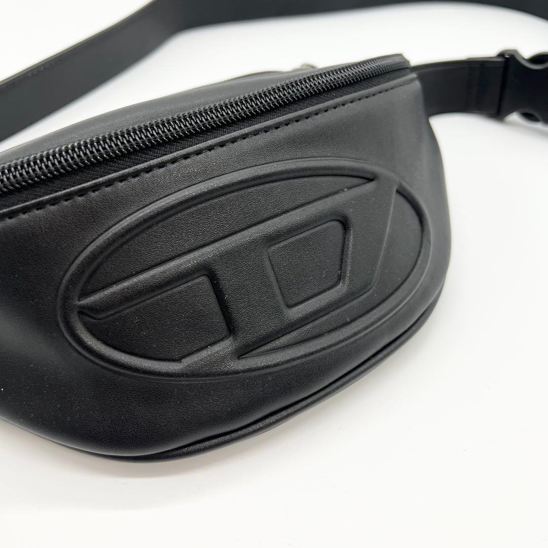 未使用級✨ディーゼル　ボディバッグ　HOLI-D　レザー　黒　Dロゴ　正規品